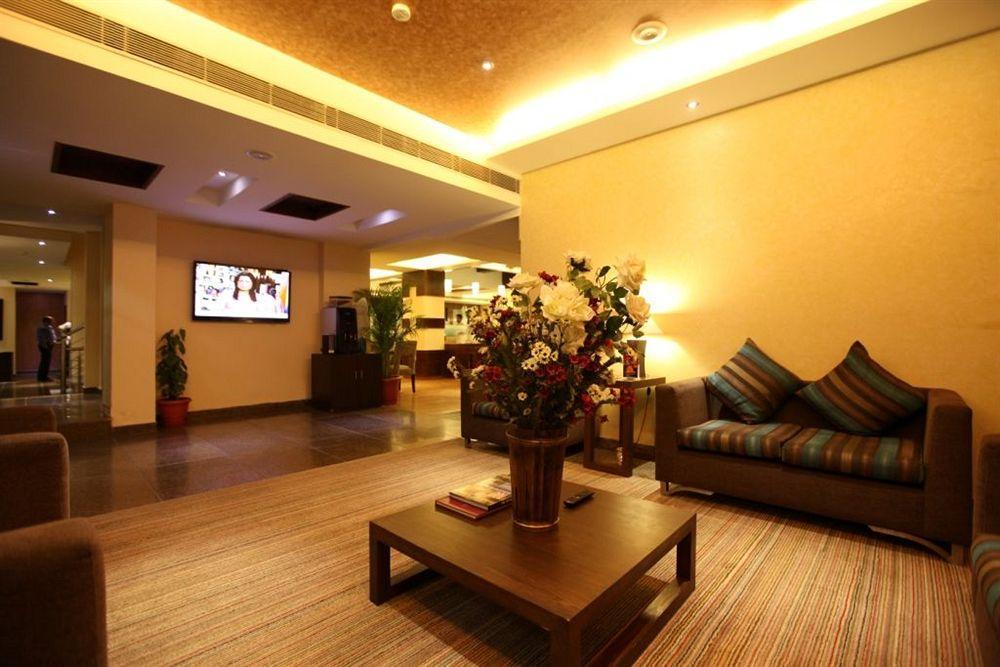 Hôtel Crossroads à Gurgaon Extérieur photo
