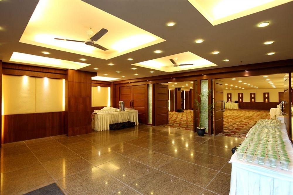 Hôtel Crossroads à Gurgaon Extérieur photo