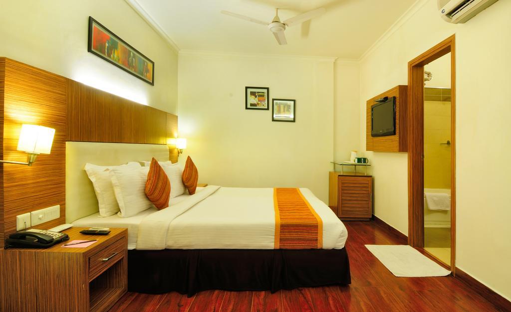 Hôtel Crossroads à Gurgaon Extérieur photo