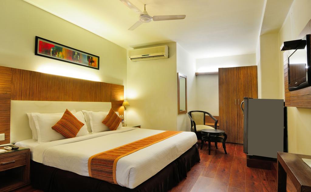 Hôtel Crossroads à Gurgaon Extérieur photo