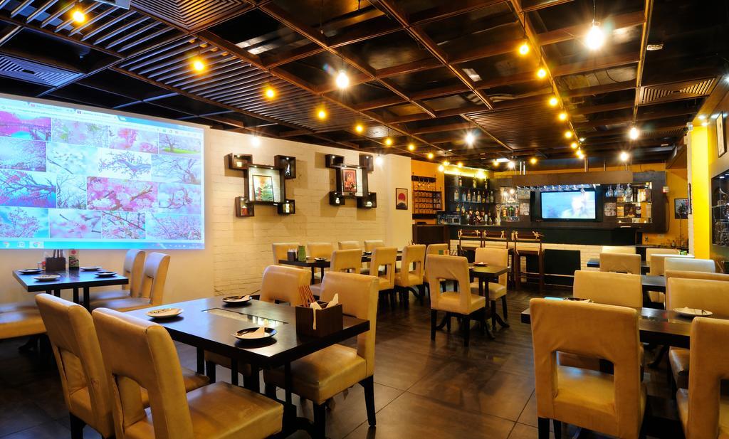 Hôtel Crossroads à Gurgaon Extérieur photo