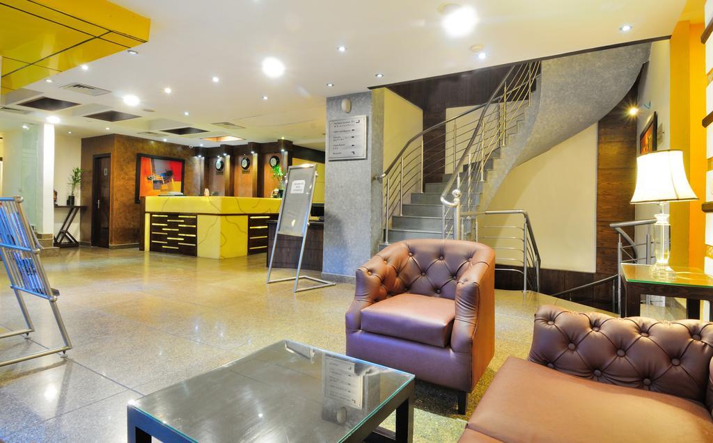 Hôtel Crossroads à Gurgaon Extérieur photo