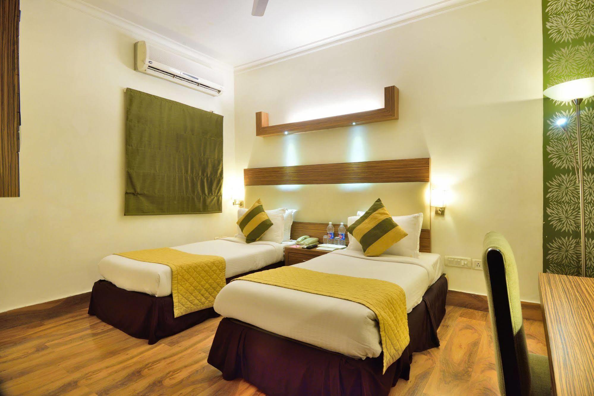 Hôtel Crossroads à Gurgaon Extérieur photo