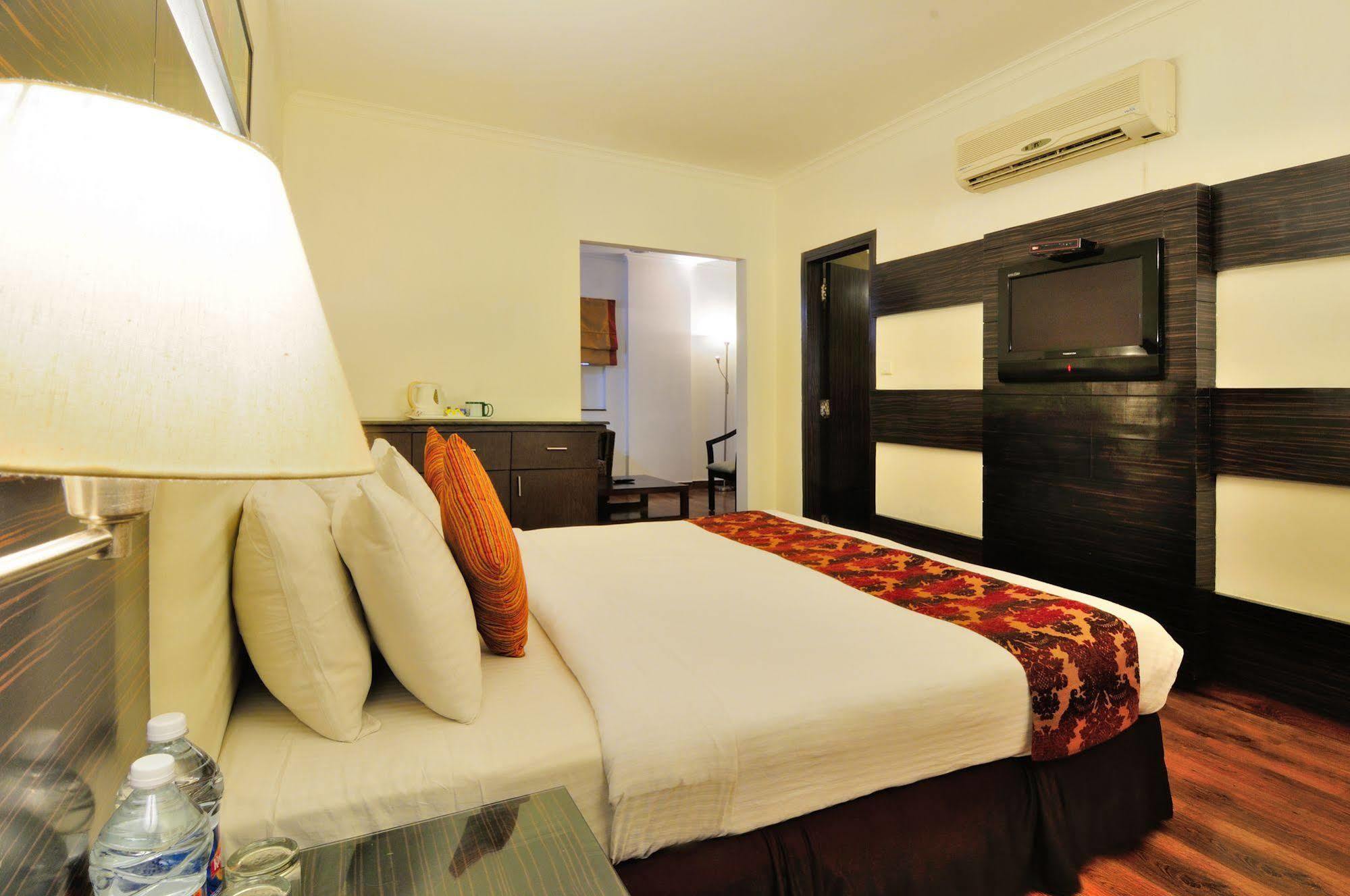 Hôtel Crossroads à Gurgaon Extérieur photo