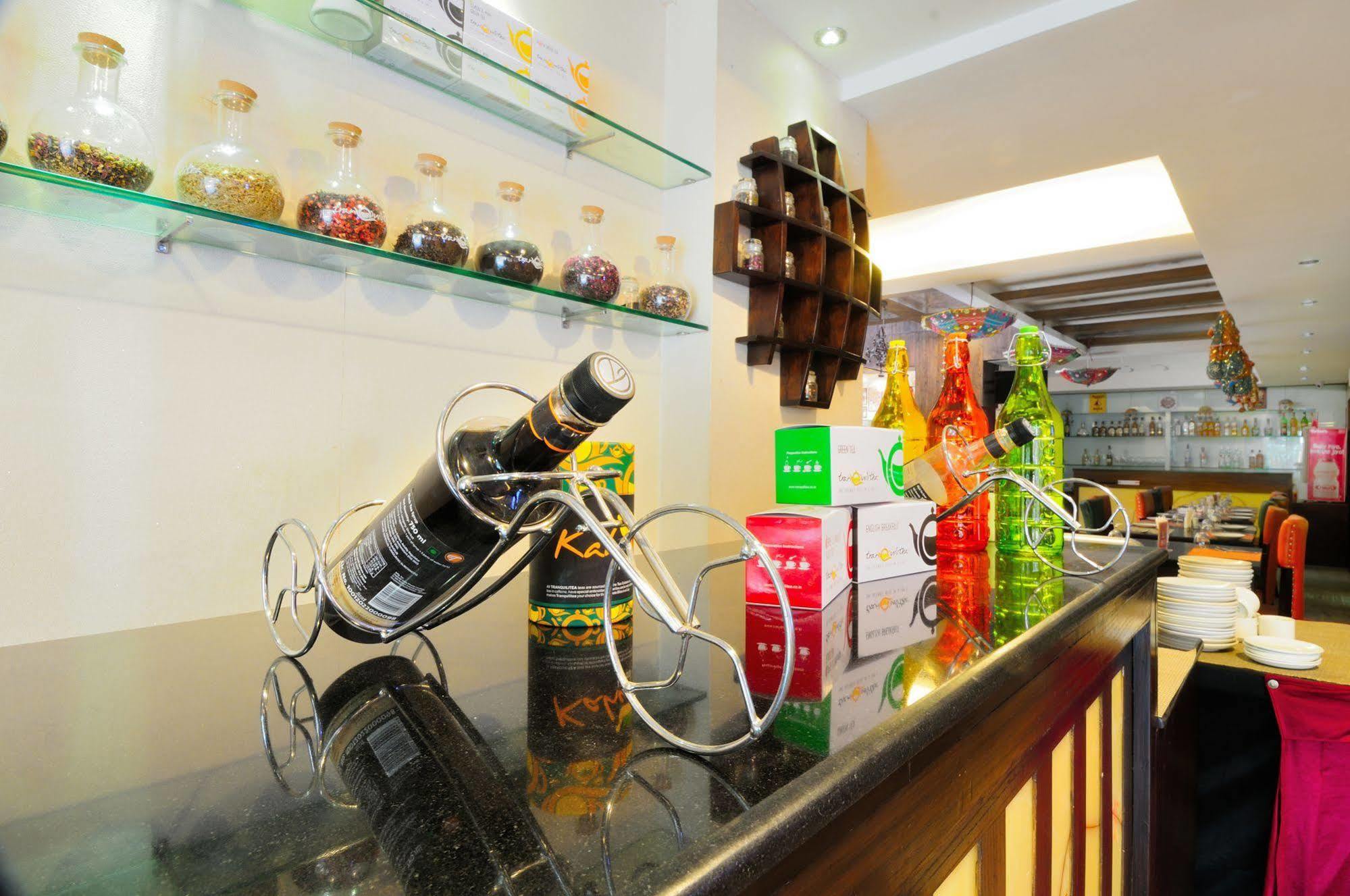 Hôtel Crossroads à Gurgaon Extérieur photo
