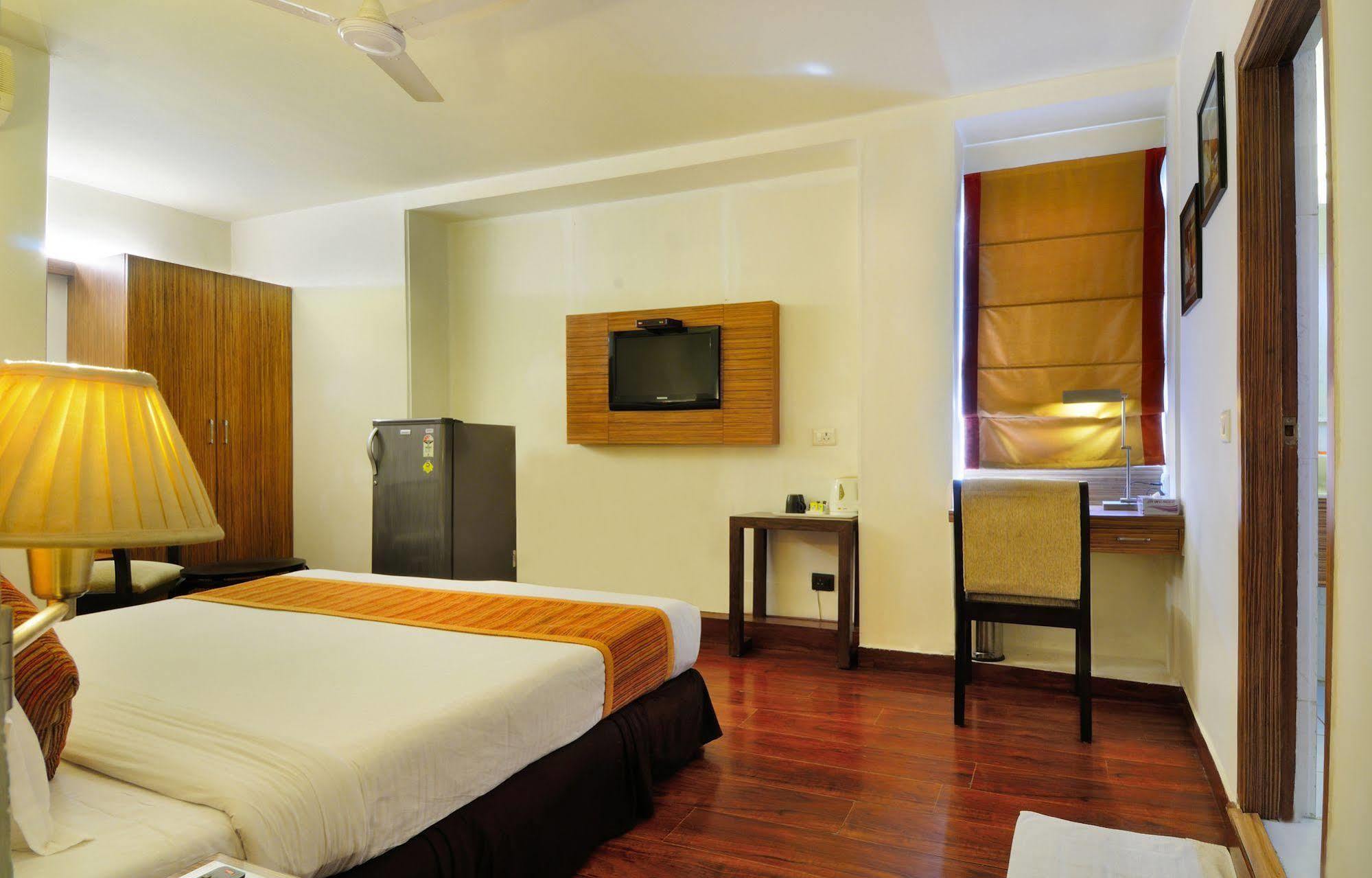 Hôtel Crossroads à Gurgaon Extérieur photo